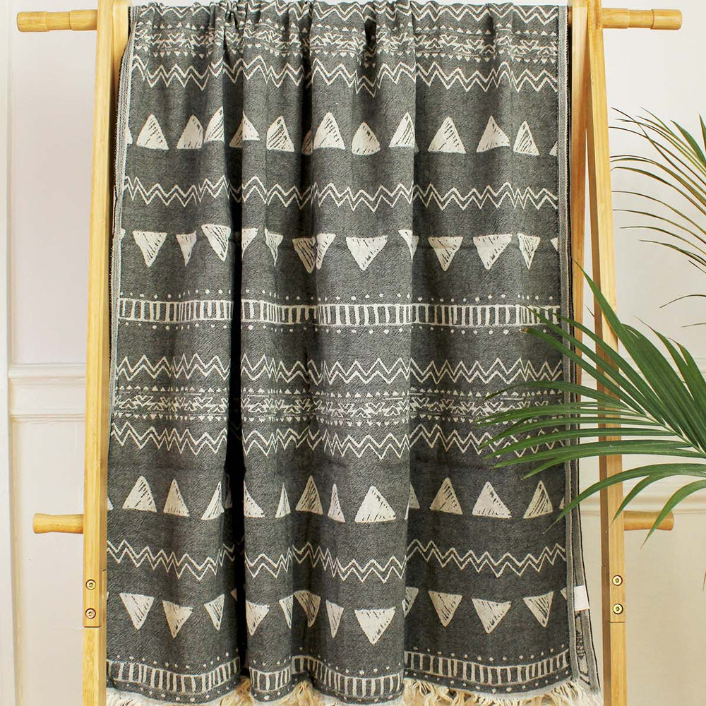 
                  
                    100% cotton Turkish bath towel, quick-dry and ultra absorbent, spa-quality feel
                  
                